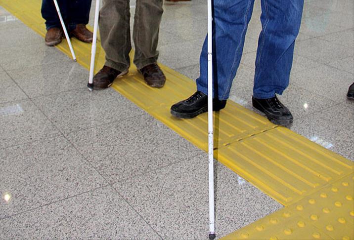Çizgili Engelli Yolu Zemin işaretleme - Sarı